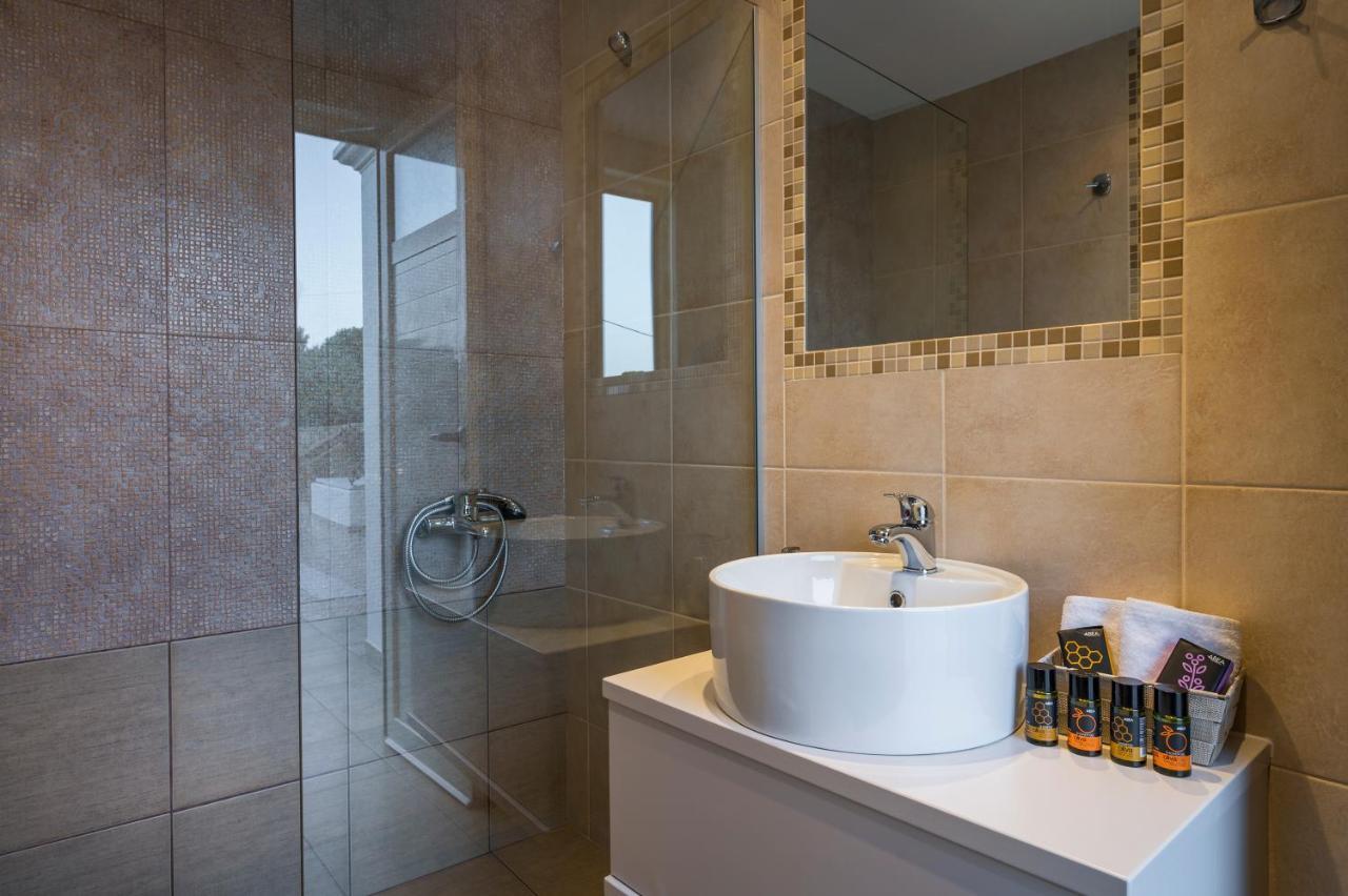 Villa Georgia Heated Pool & Jet-Tub Kolimvárion Eksteriør billede